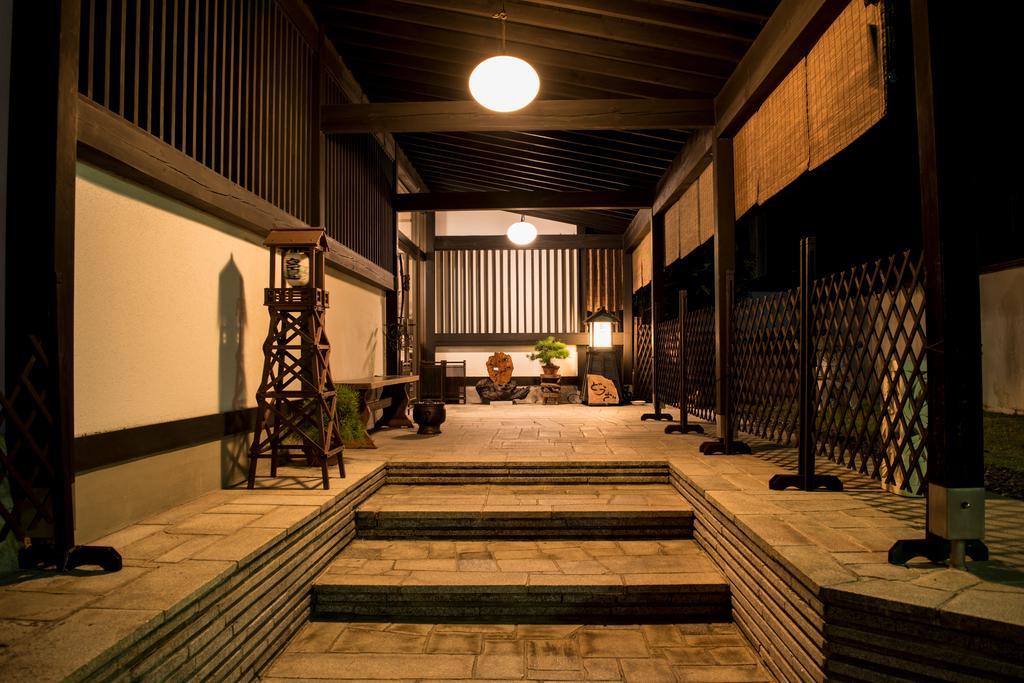 Miyajima Guest House Mikuniya Hatsukaichi Exteriör bild